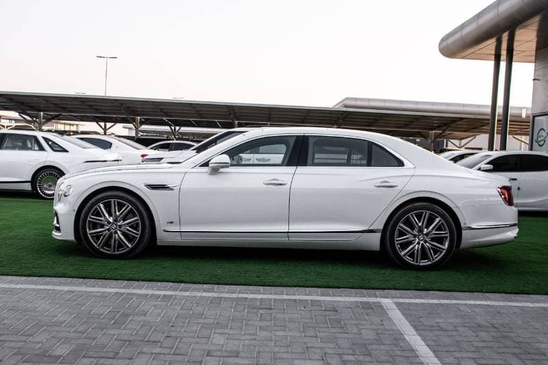 2021 Bentley Flying Spur V8 thumbnail 4