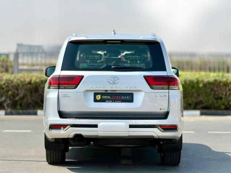 2026 Toyota Land Cruiser VXR thumbnail 8
