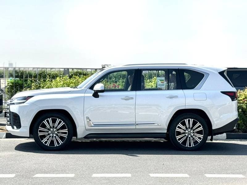 2026 Lexus LX700h SIGNATURE thumbnail 4