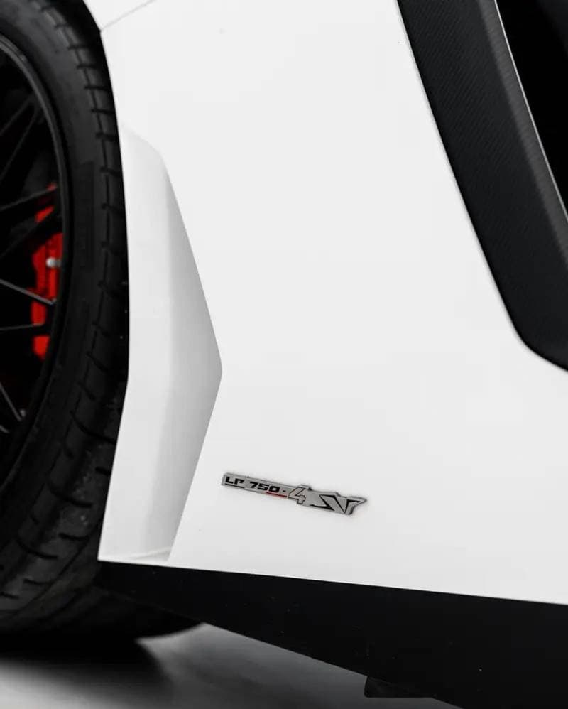2017 Lamborghini Aventador thumbnail 7