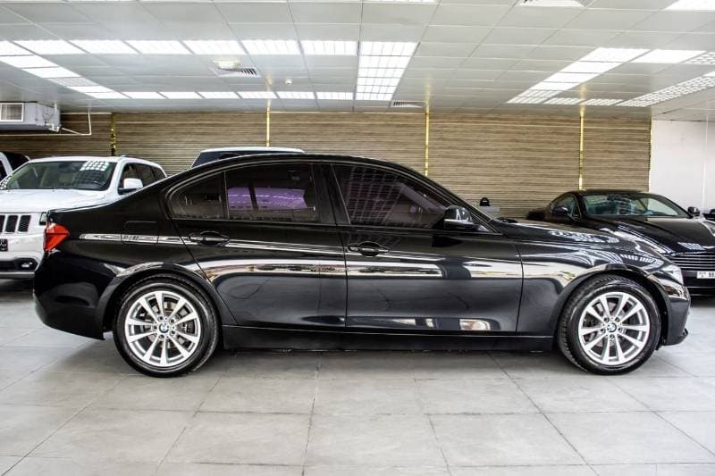 2018 BMW 318i EXCLUSIVE thumbnail 4