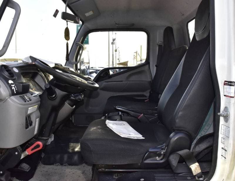 2021 Mitsubishi Fuso Canter . thumbnail 6