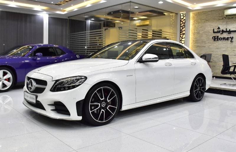 2019 Mercedes Benz C200 . thumbnail 3