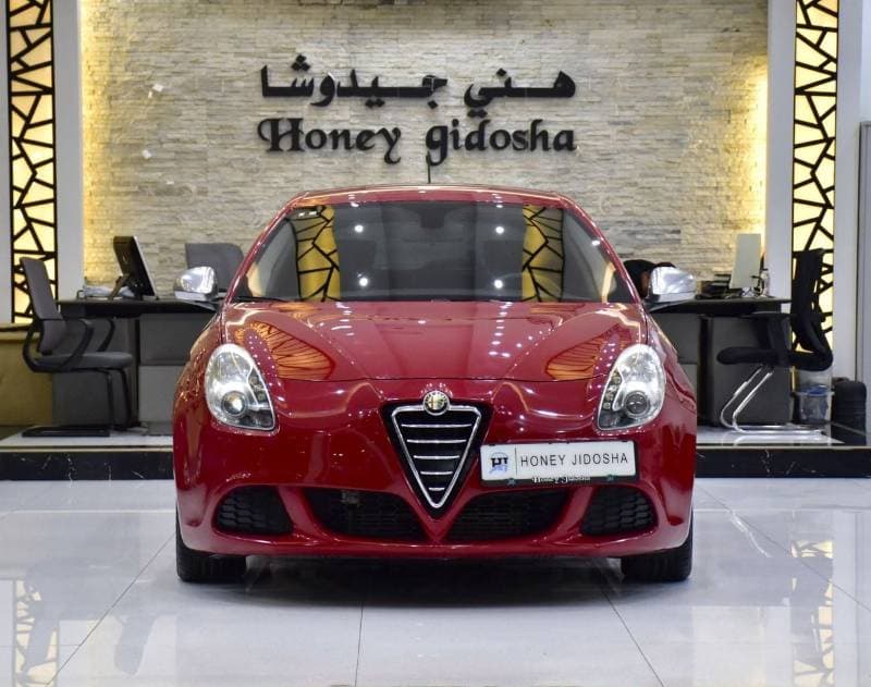 2013 Alfa Romeo Giulietta DISTINCTIVE thumbnail 2