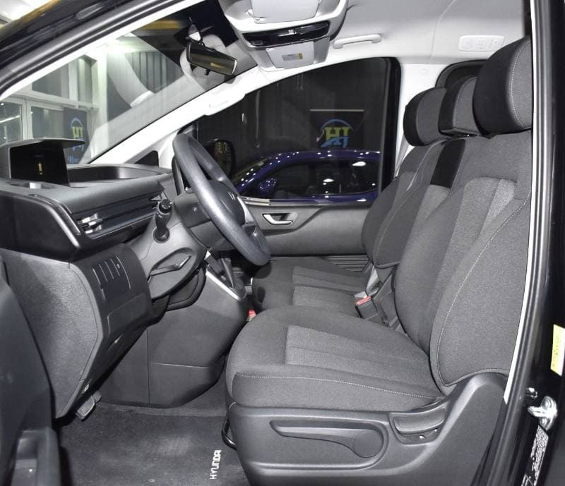 2026 Hyundai Staria COMFORT thumbnail 8