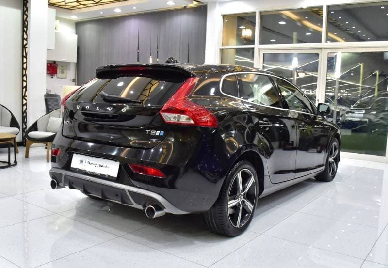 2018 Volvo V40 R DESIGN thumbnail 6