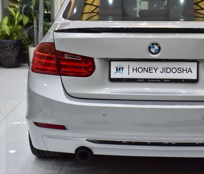 2013 BMW 335i SPORT thumbnail 8