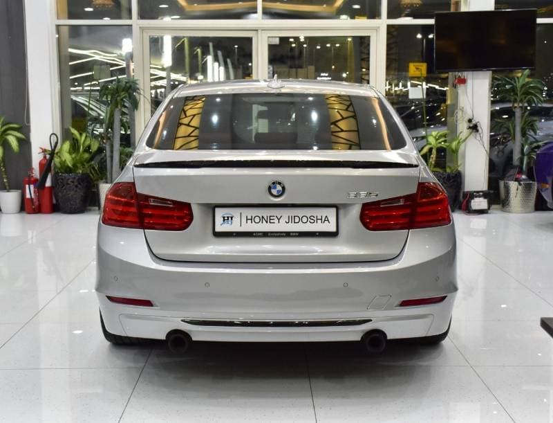 2013 BMW 335i SPORT thumbnail 5