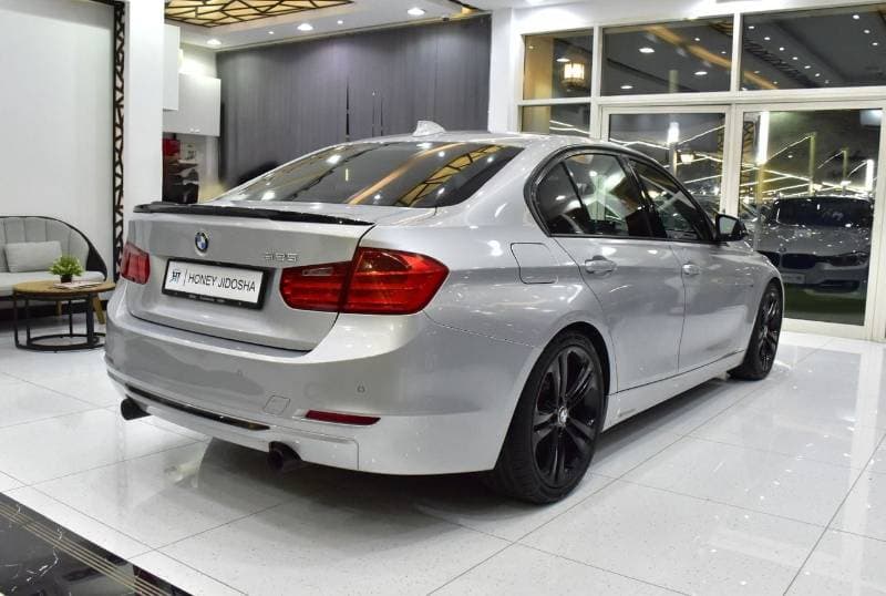 2013 BMW 335i SPORT thumbnail 6