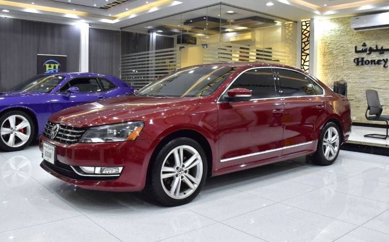 2016 Volkswagen Passat SEL thumbnail 3