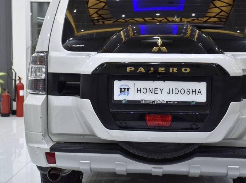 2019 Mitsubishi Pajero GLS MIDLINE thumbnail 8