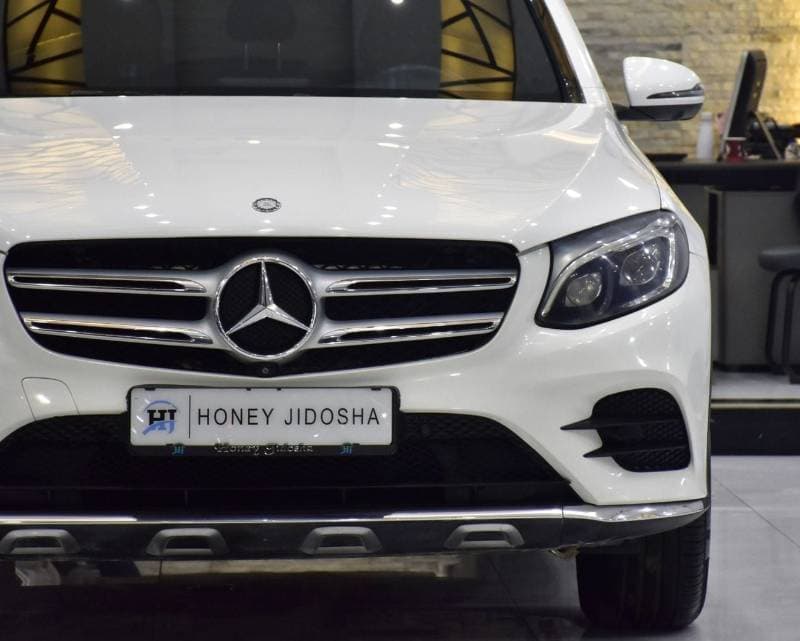 2017 Mercedes Benz GLC250 . thumbnail 4