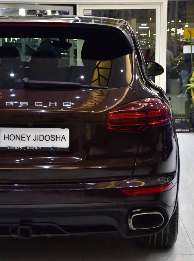 2018 Porsche Cayenne PLATINUM EDITION thumbnail 8