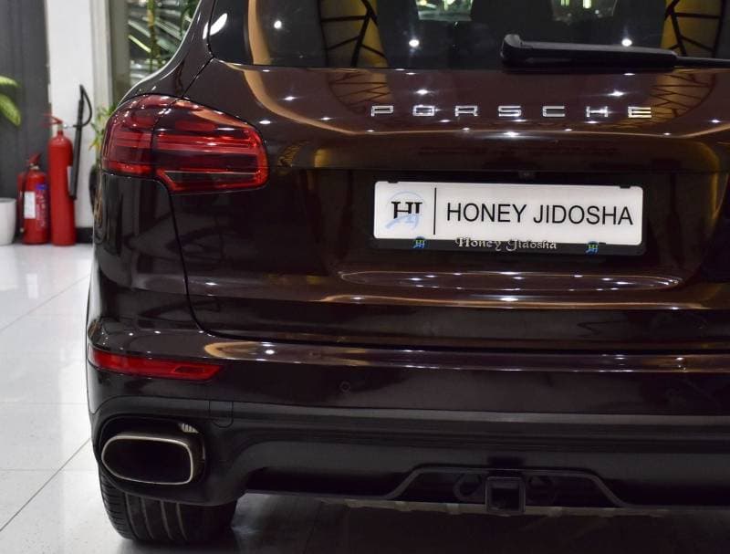 2018 Porsche Cayenne PLATINUM EDITION thumbnail 7