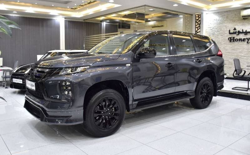 2023 Mitsubishi Montero Sport thumbnail 3