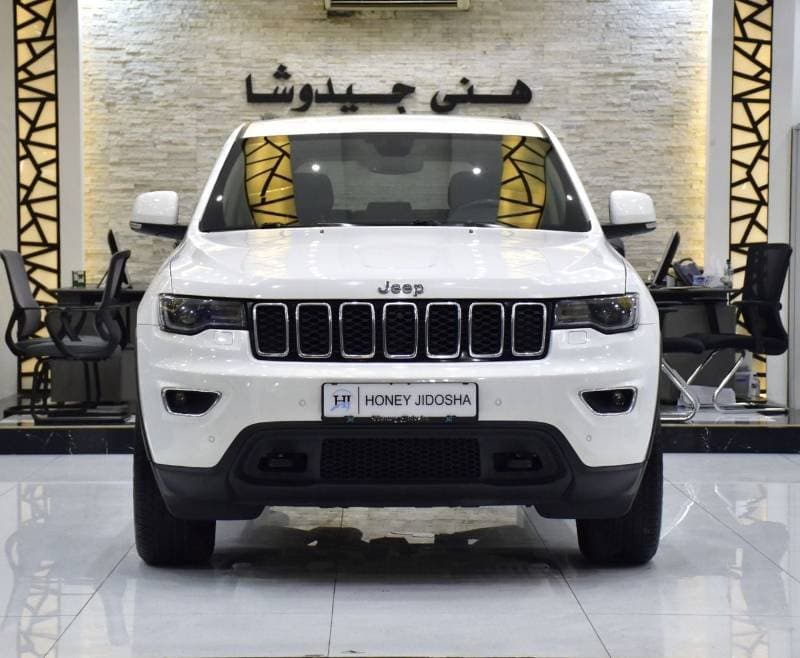 2020 Jeep Grand Cherokee LAREDO thumbnail 2