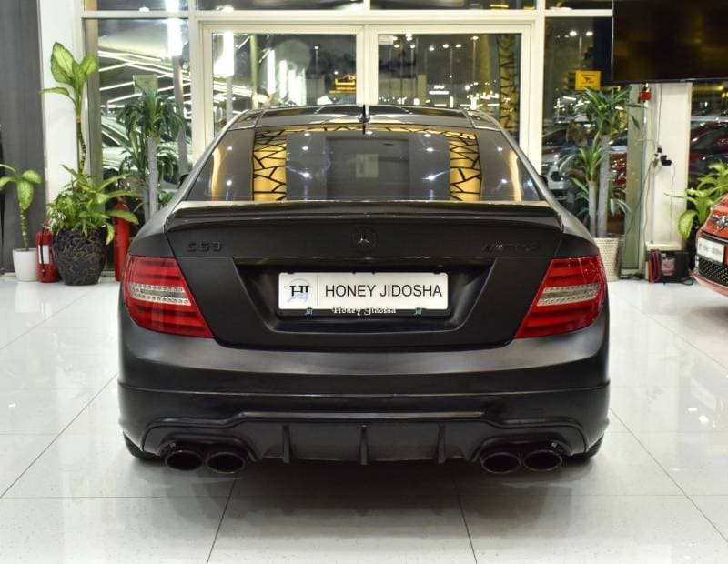 2013 Mercedes Benz C63 AMG STANDARD thumbnail 5