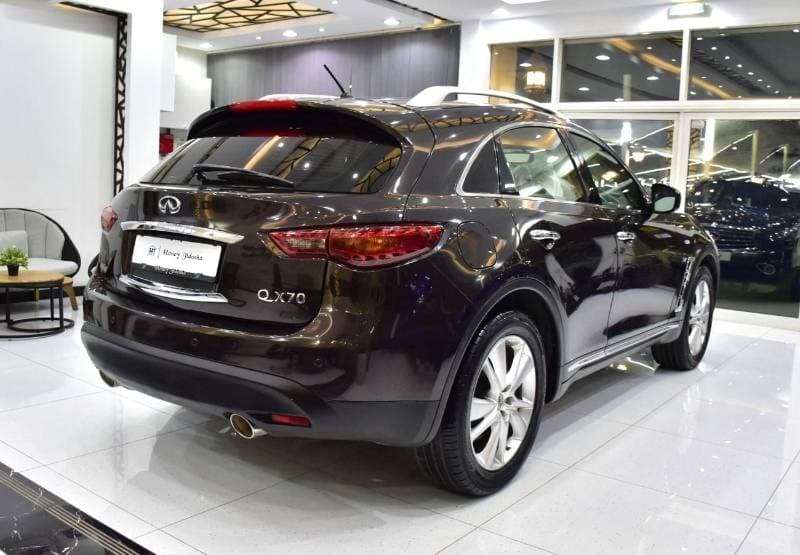2016 Infiniti QX70 EXCELLENCE thumbnail 6