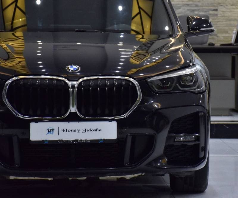 2021 BMW X1 . thumbnail 4