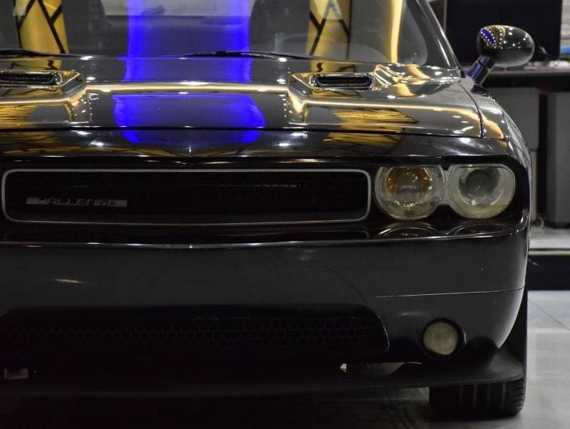 2012 Dodge Challenger SRT8 thumbnail 4