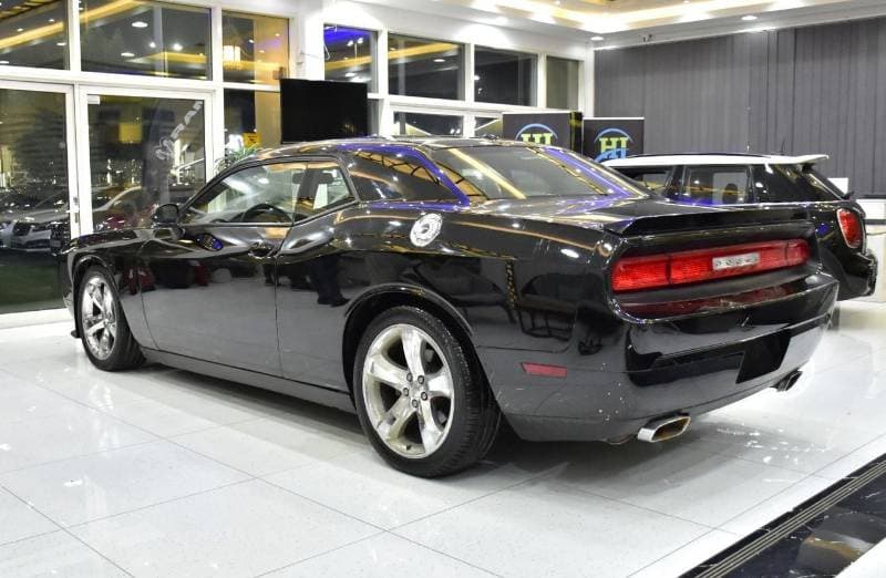 2012 Dodge Challenger SRT8 thumbnail 7