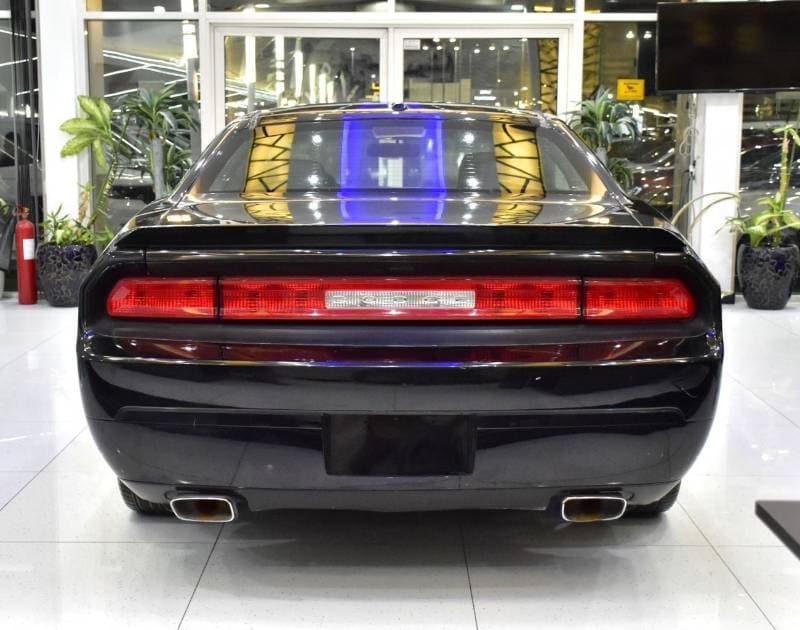 2012 Dodge Challenger SRT8 thumbnail 5