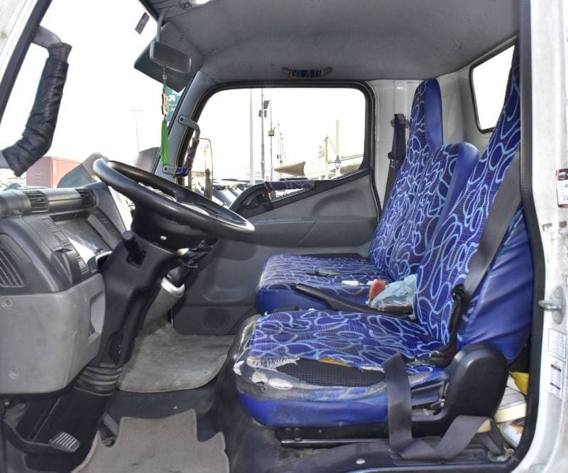 2017 Mitsubishi Fuso Canter . thumbnail 7