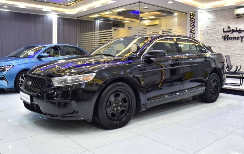 2015 Ford Taurus SE thumbnail 3
