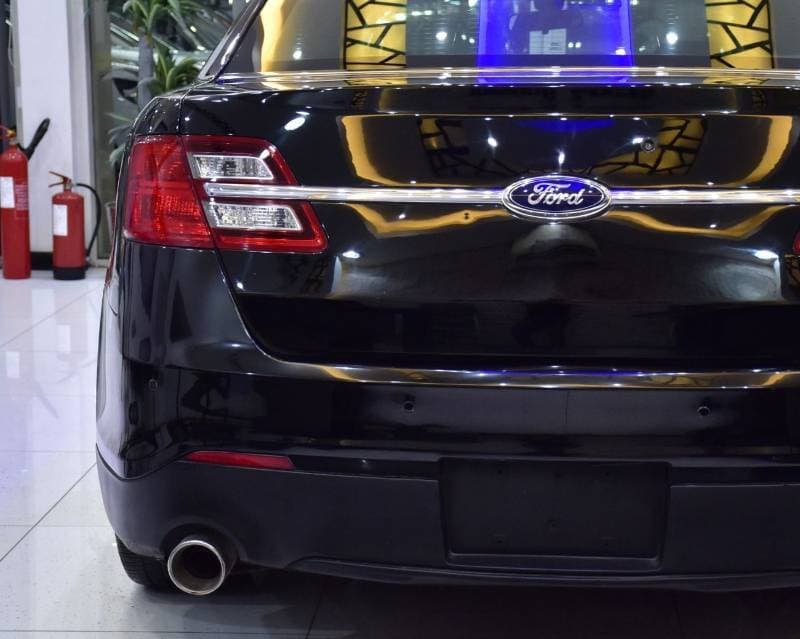 2015 Ford Taurus SE thumbnail 8