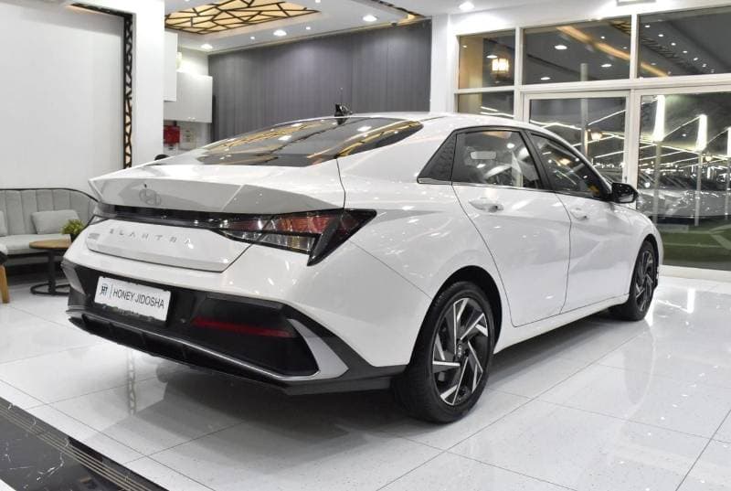 2024 Hyundai Elantra COMFORT thumbnail 6