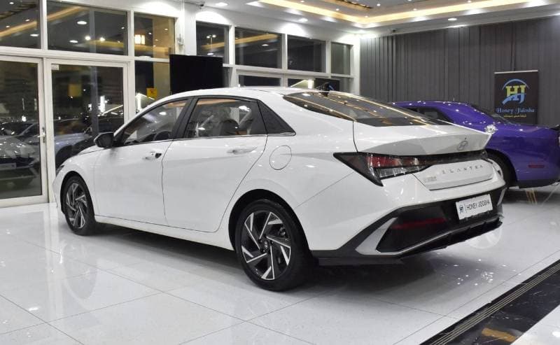 2024 Hyundai Elantra COMFORT thumbnail 7