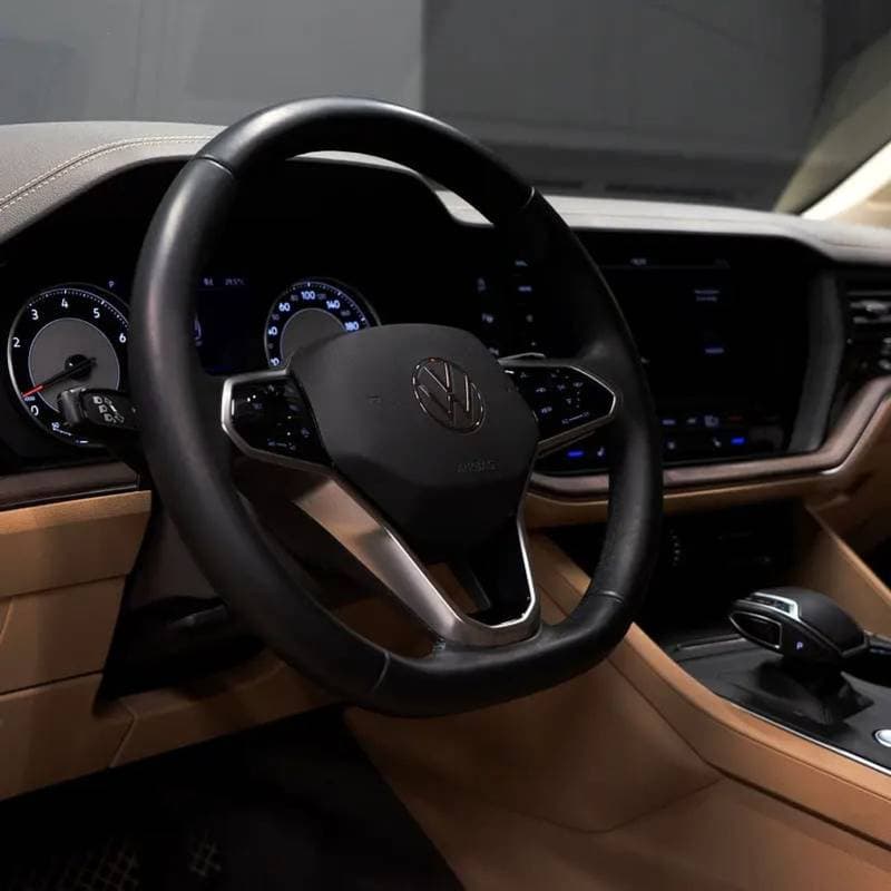 2023 Volkswagen Touareg thumbnail 7
