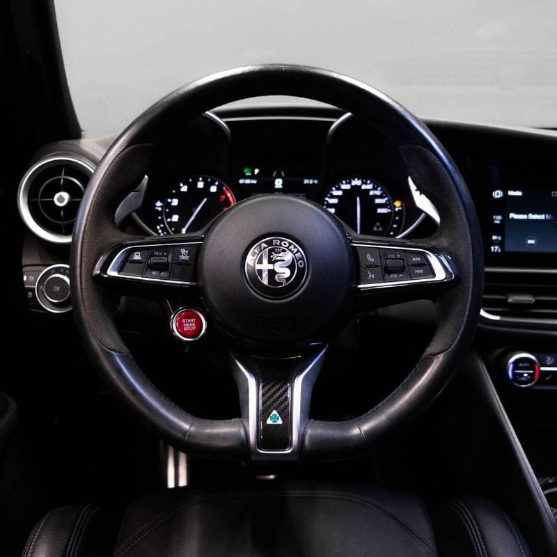 2022 Alfa Romeo Giulia QUADRIFOGLIO thumbnail 8