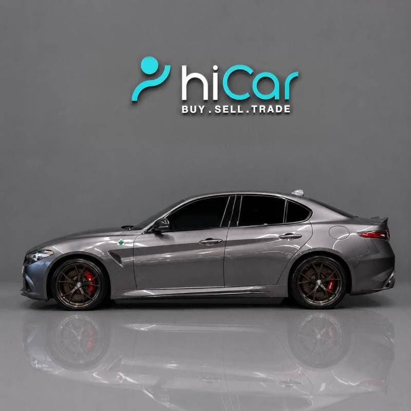 2022 Alfa Romeo Giulia QUADRIFOGLIO thumbnail 2