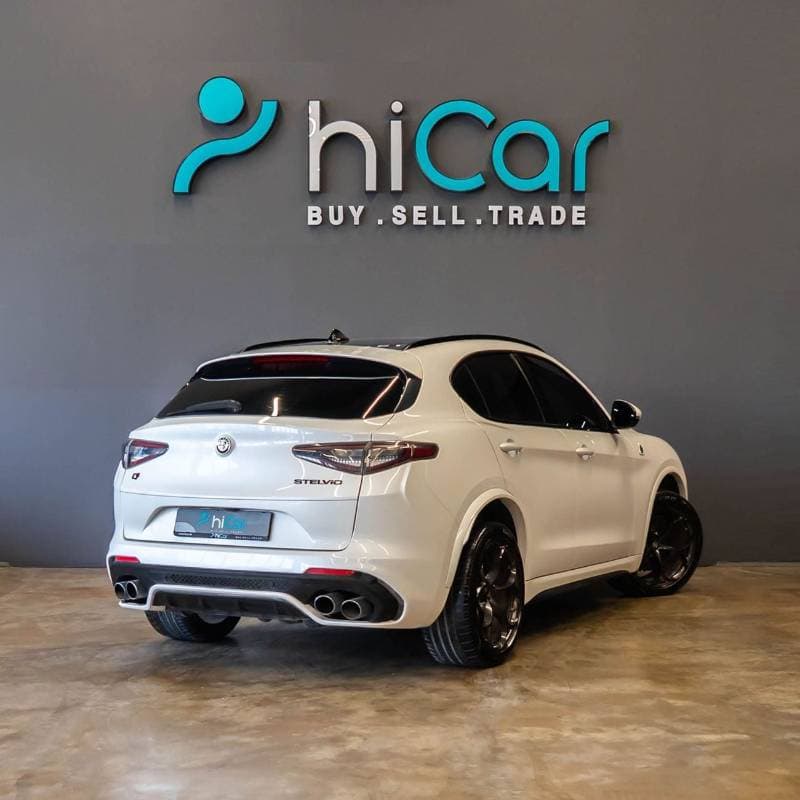 2020 Alfa Romeo Stelvio QUADRIFOGLIO thumbnail 3