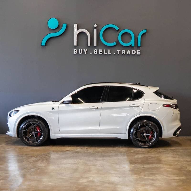 2020 Alfa Romeo Stelvio QUADRIFOGLIO thumbnail 2