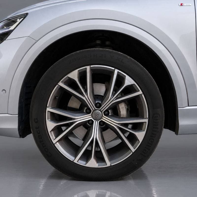 2020 Audi Q8 thumbnail 6