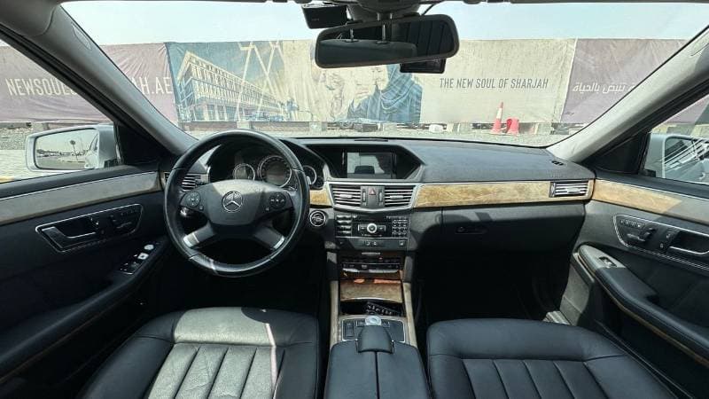 2011 Mercedes Benz E300 ELEGANCE thumbnail 4