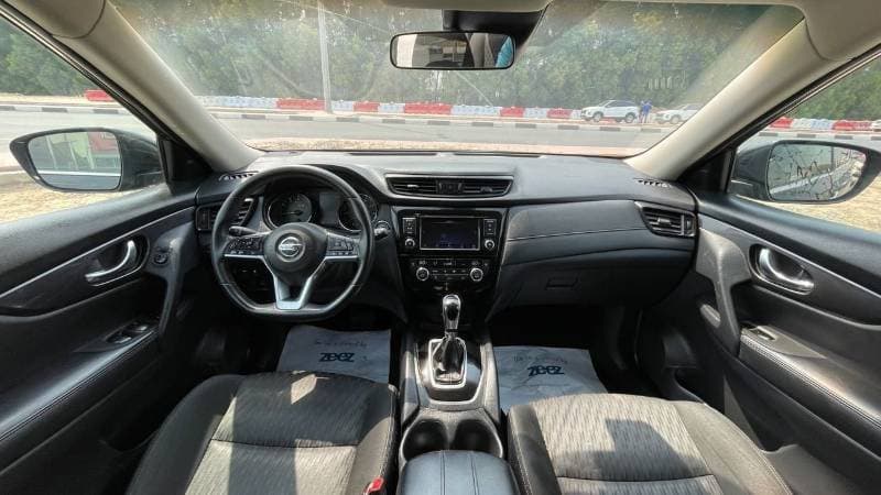 2020 Nissan Rogue SV thumbnail 4