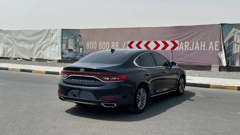 2017 Hyundai Grandeur STANDARD thumbnail 7