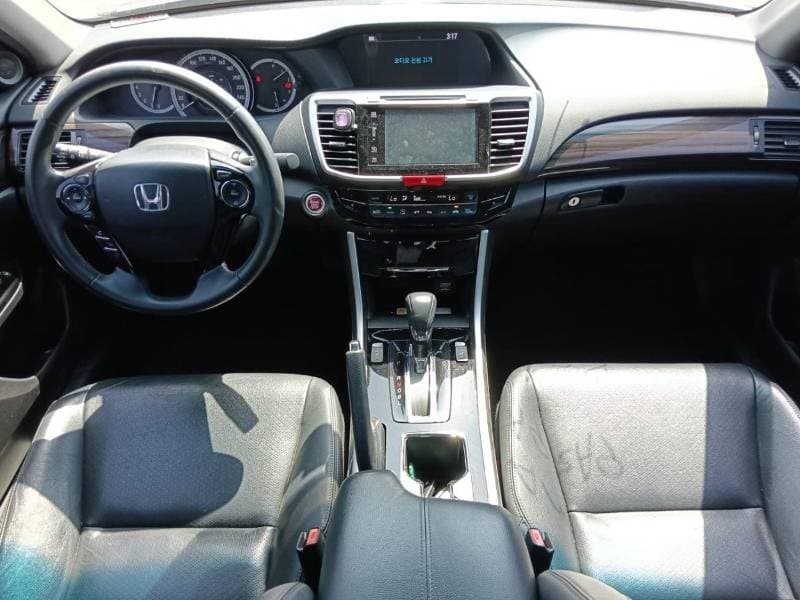2017 Honda Accord EX thumbnail 4