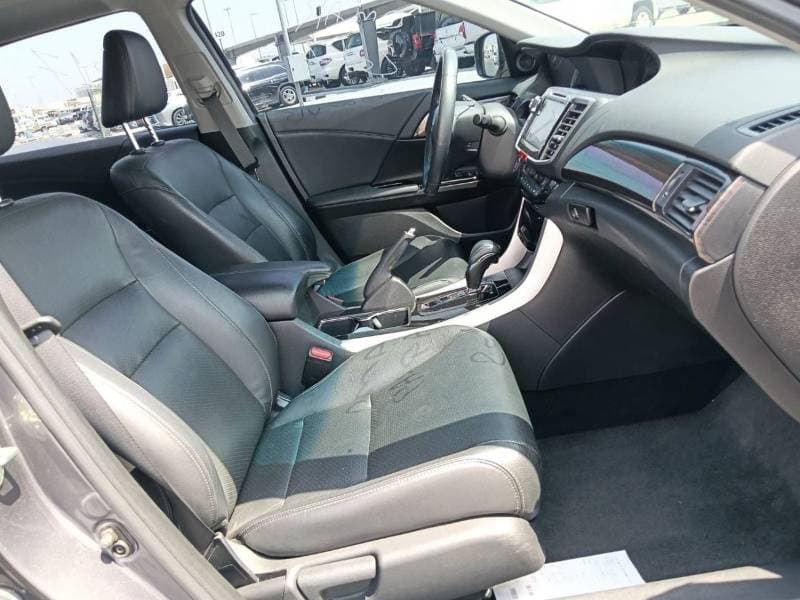 2017 Honda Accord EX thumbnail 3