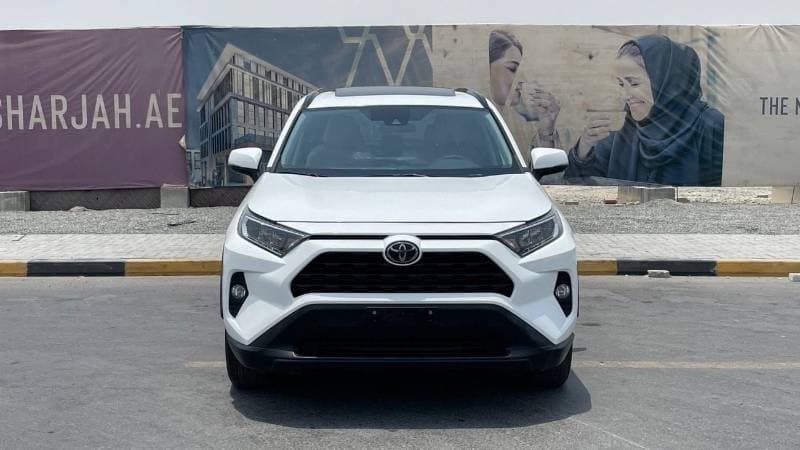 2020 Toyota RAV4 XLE thumbnail 2