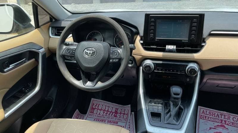 2020 Toyota RAV4 XLE thumbnail 6