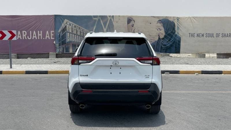 2020 Toyota RAV4 XLE thumbnail 8