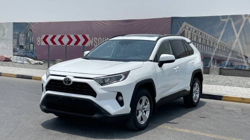 2020 Toyota RAV4 XLE thumbnail 3