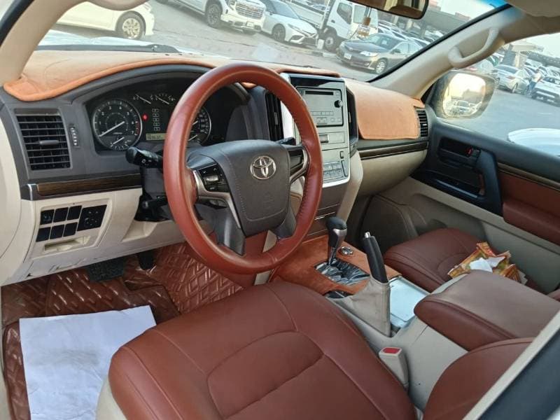 2021 Toyota Land Cruiser GXR thumbnail 4