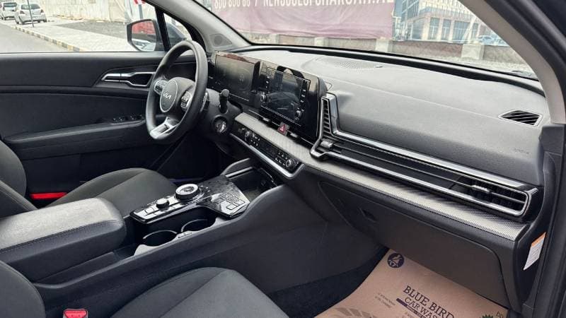 2023 Kia Sportage LX thumbnail 4