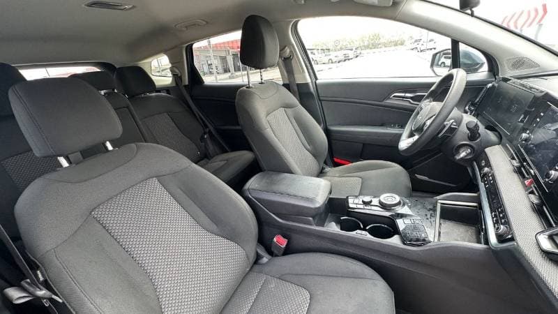 2023 Kia Sportage LX thumbnail 5