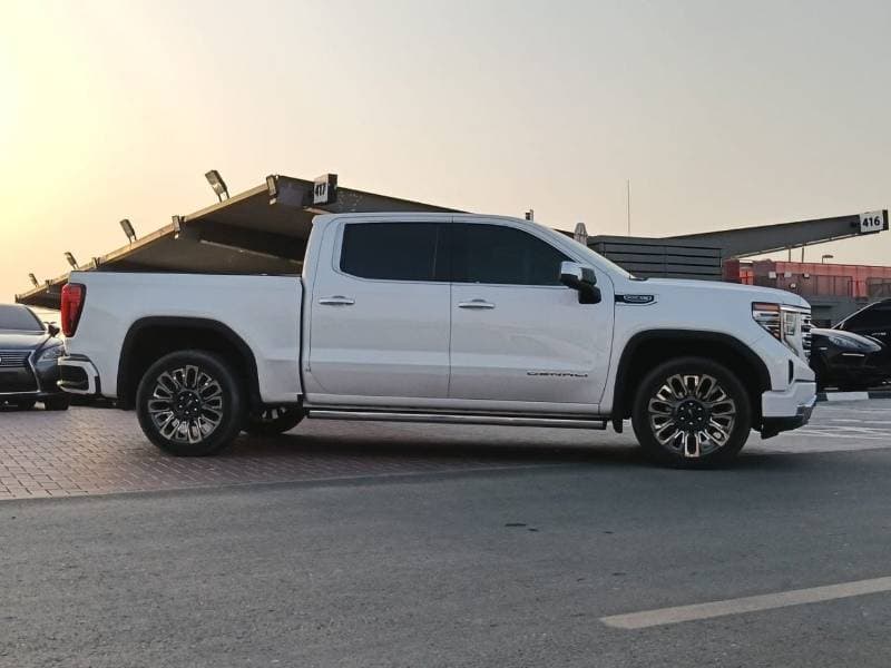 2024 GMC Sierra DENALI thumbnail 6